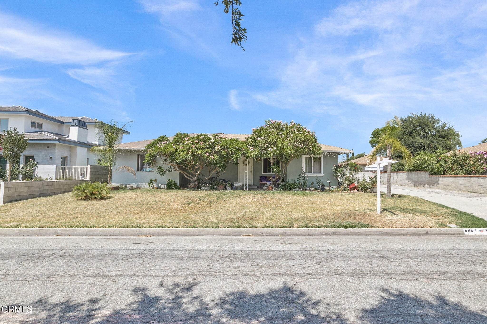 Single Family Homes 为 销售 在 4947 Heleo Avenue Temple City, 加利福尼亚州 91780 美国