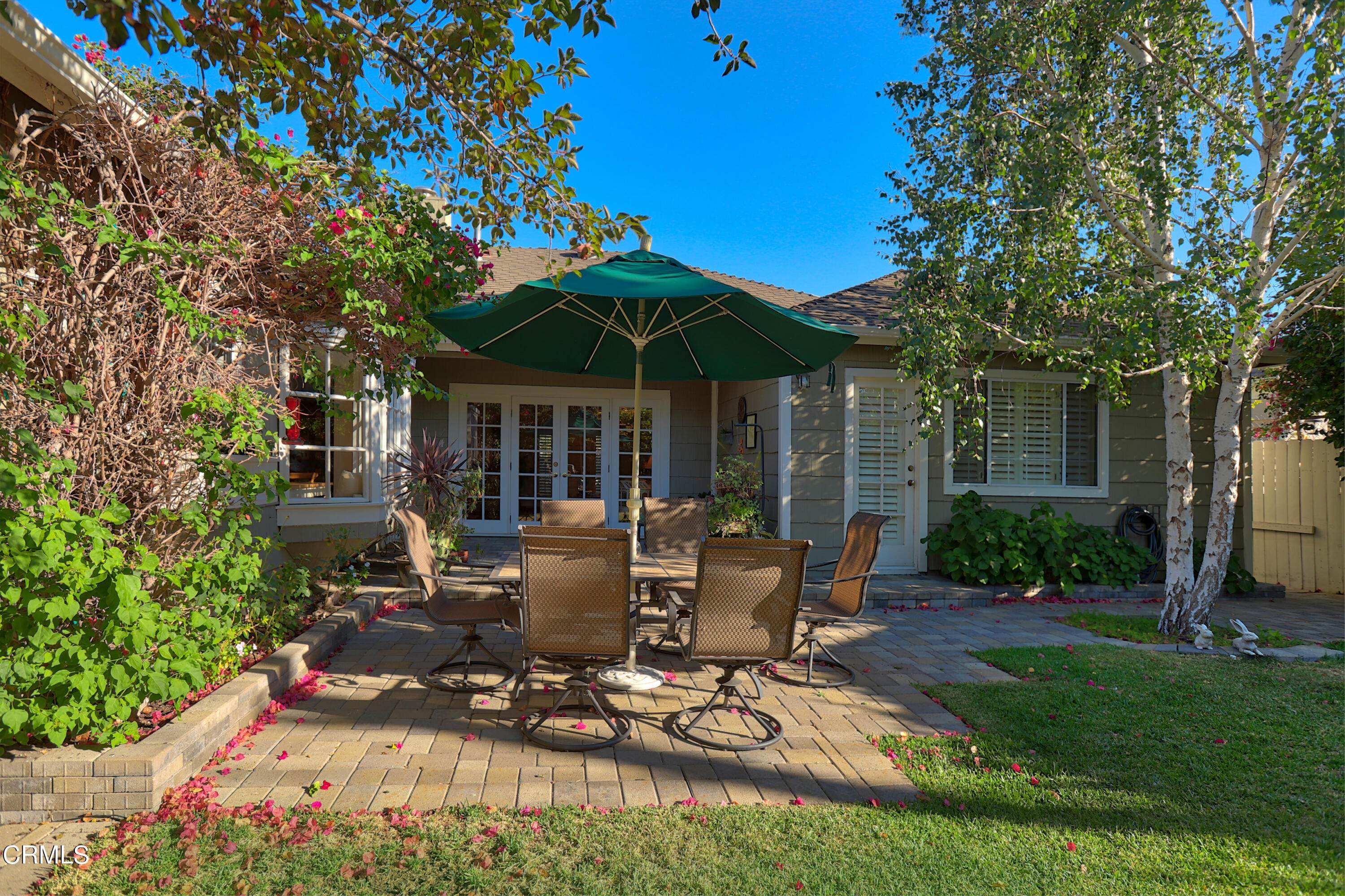 30. Single Family Homes for Sale at 1659 Santa Rosa Avenue Glendale, California 91208 United States