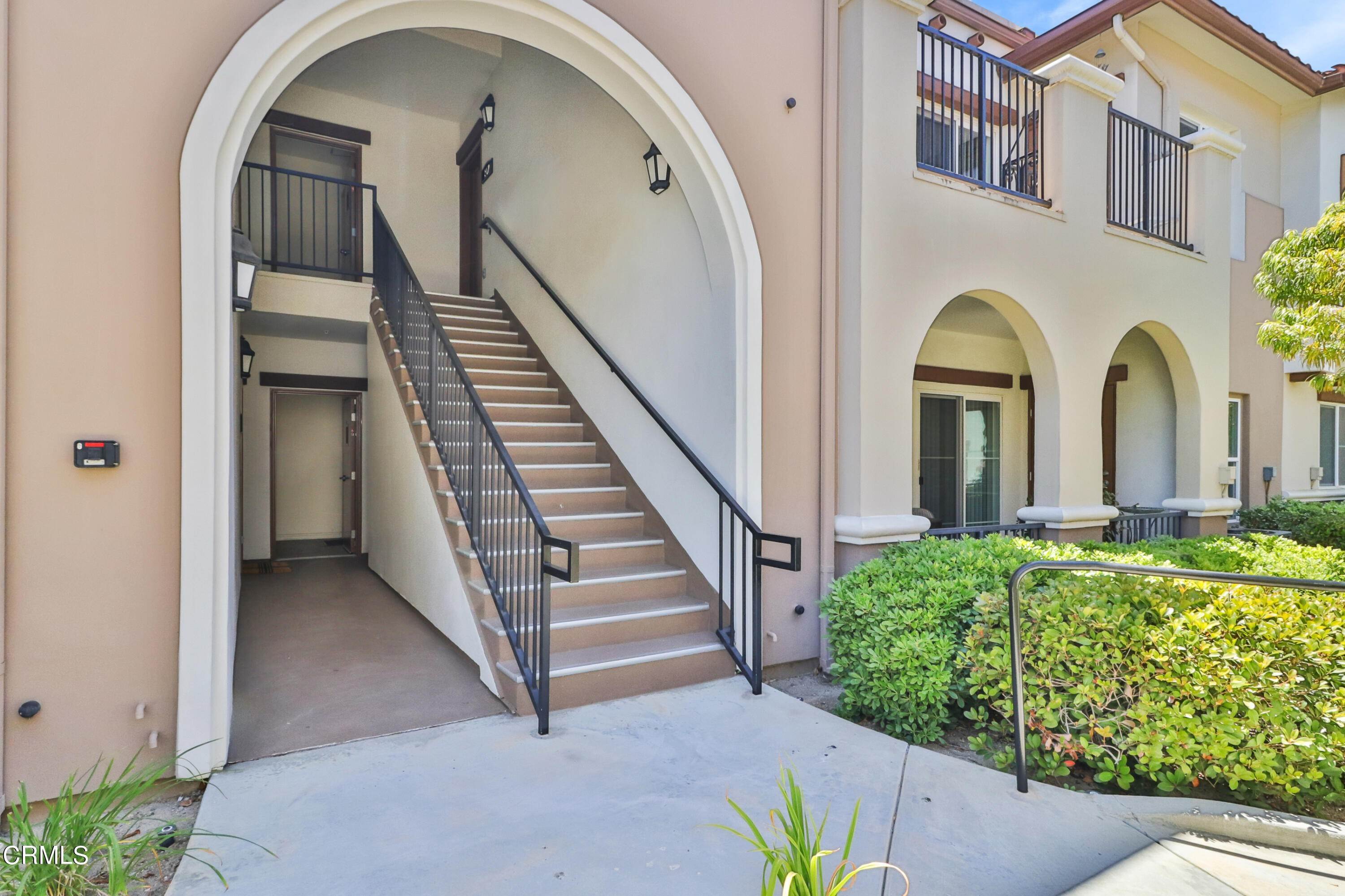 4. Condominiums for Sale at 461 Country Club Drive 206 #206 461 Country Club Drive 206 Simi Valley, California 93065 United States