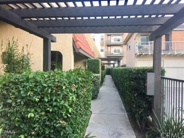 6. Townhouse for Sale at 118 East Bay State Street C #C 118 East Bay State Street C Alhambra, California 91801 United States