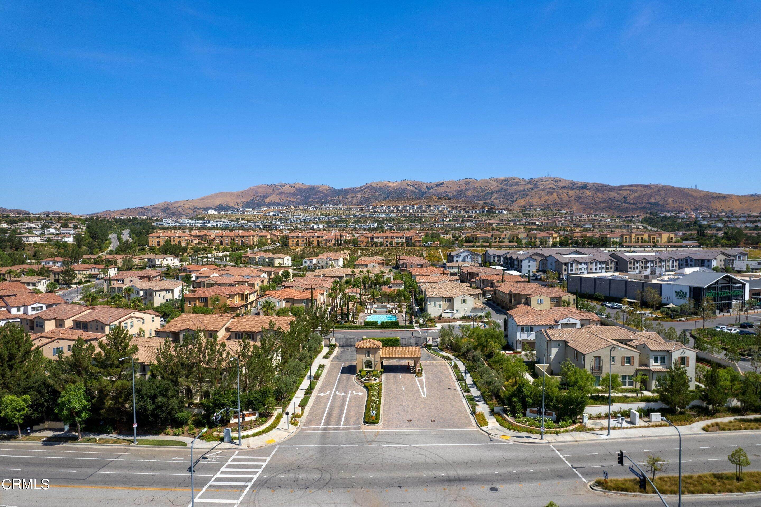 35. Townhouse for Sale at 11245 Paseo Lomaso Porter Ranch, California 91326 United States