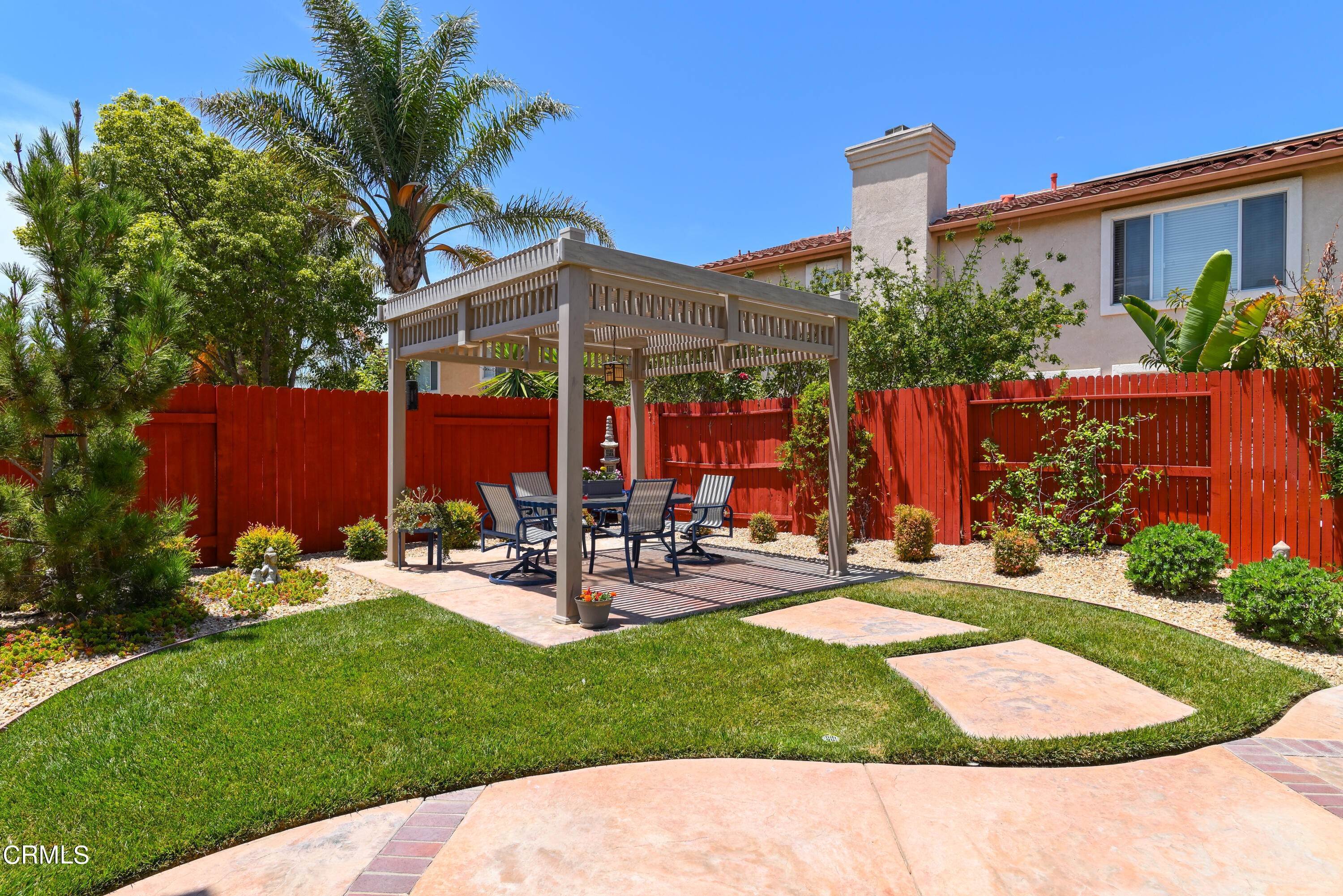 37. Single Family Homes for Sale at 1539 Alta Vista Place Camarillo, California 93012 United States