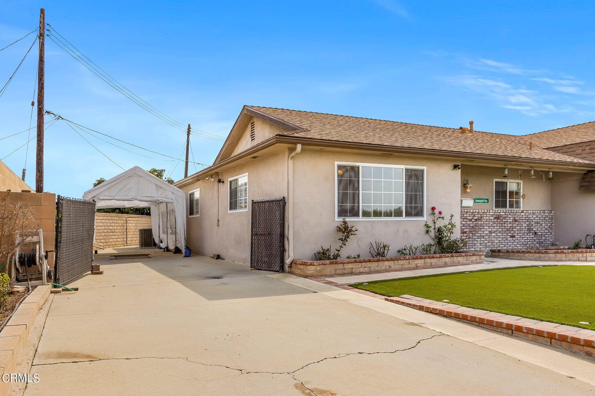 23. Single Family Homes for Sale at 408 North Saticoy Avenue Ventura, California 93004 United States