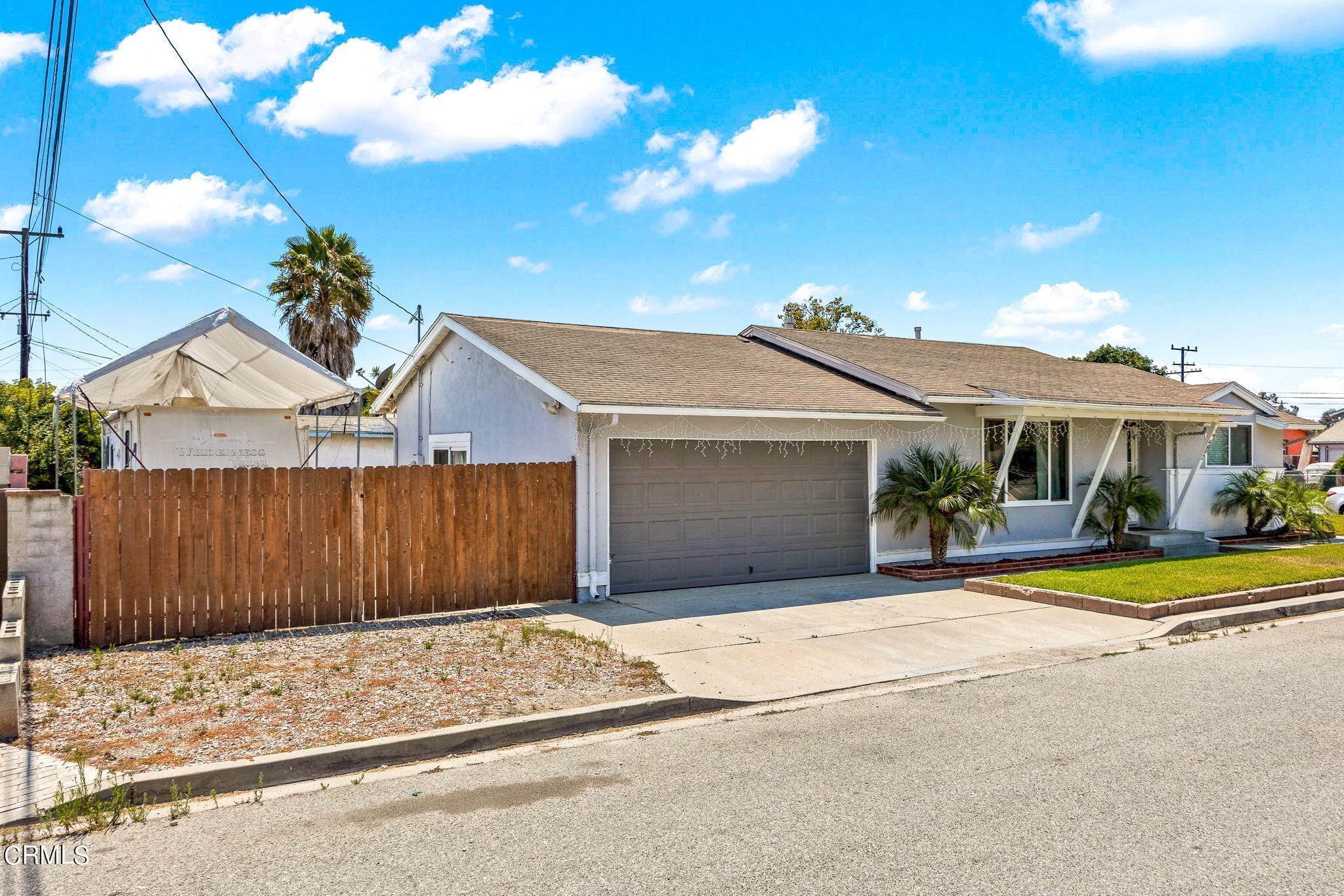 4. Single Family Homes for Sale at 4892 Burson Way Oxnard, California 93036 United States
