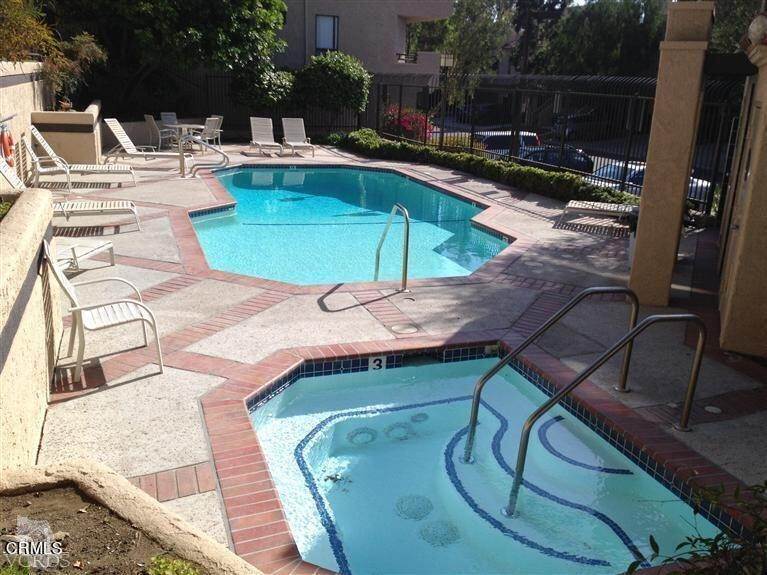4. Condominiums for Sale at 109 Mcafee Court Thousand Oaks, California 91360 United States