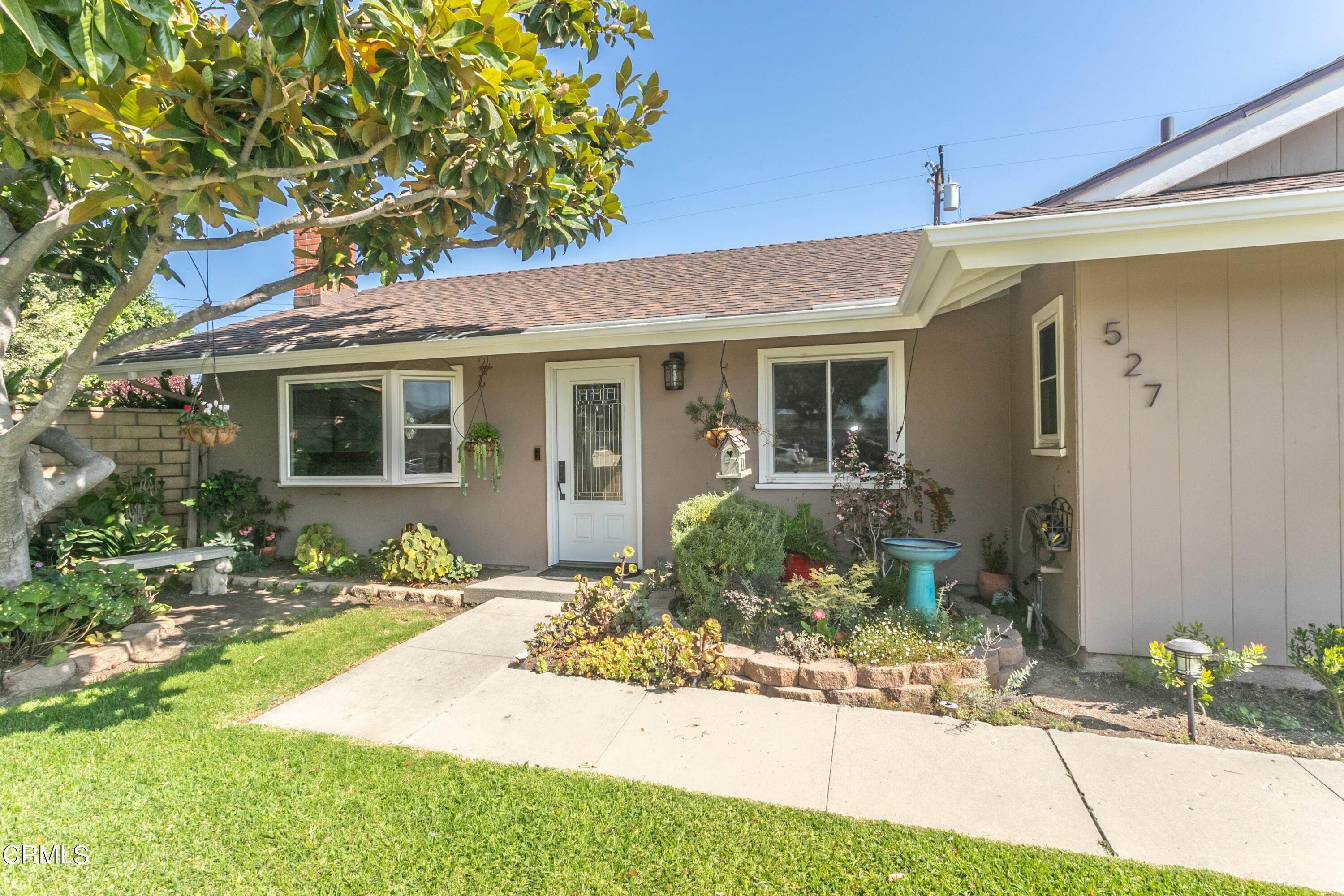 3. Single Family Homes for Sale at 527 Keyser Rondo Camarillo, California 93010 United States