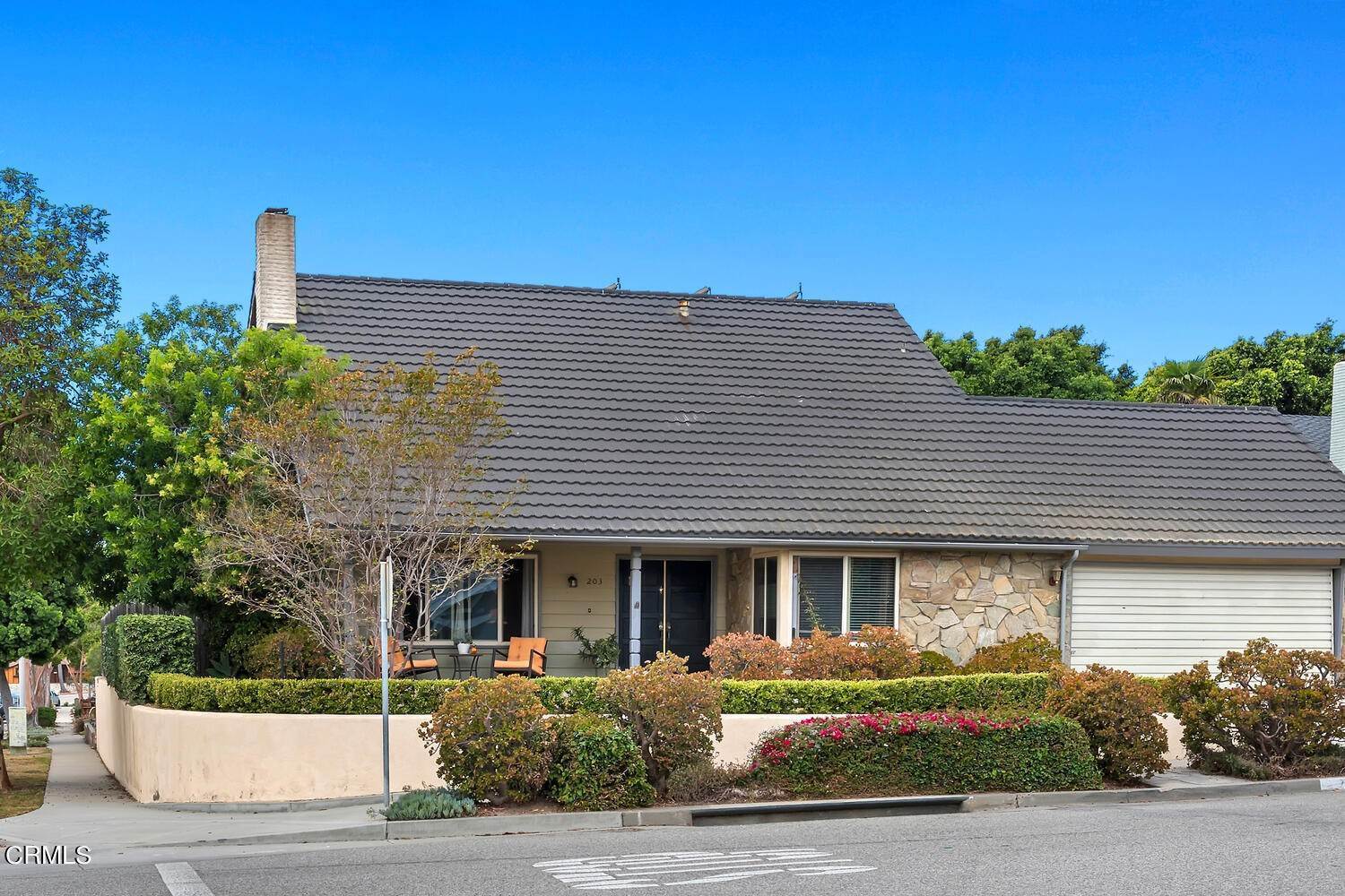 2. Single Family Homes for Sale at 203 North Brookshire Avenue Ventura, California 93003 United States