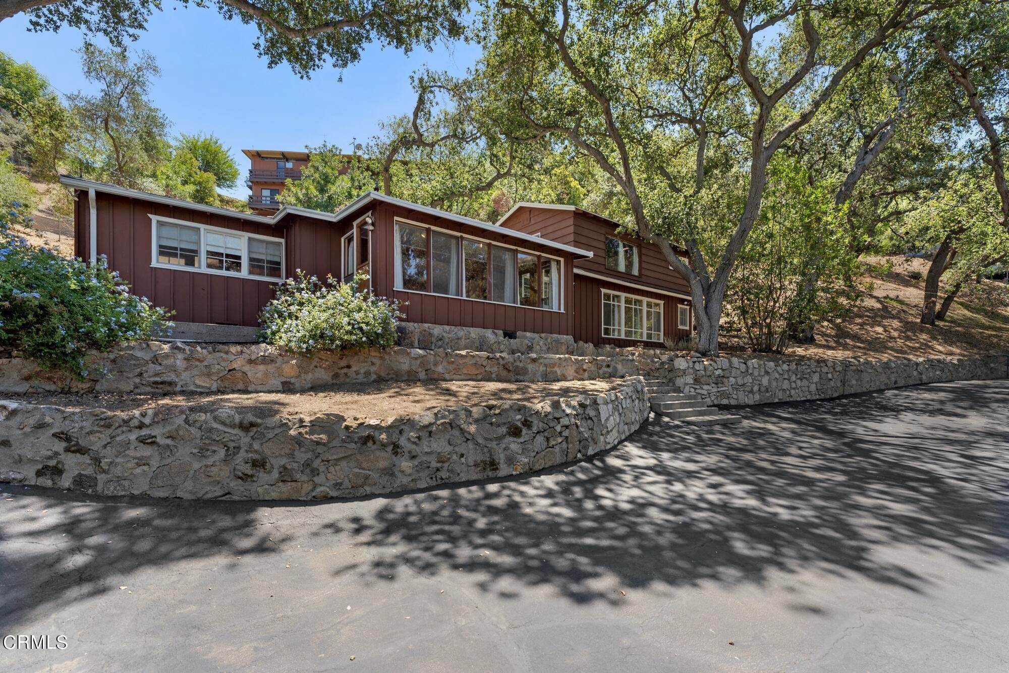 Single Family Homes 为 销售 在 9710 Mistletoe Road Tujunga, 加利福尼亚州 91042 美国
