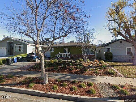 Single Family Homes por un Venta en 822 N Beachwood Drive Burbank, California 91506 Estados Unidos