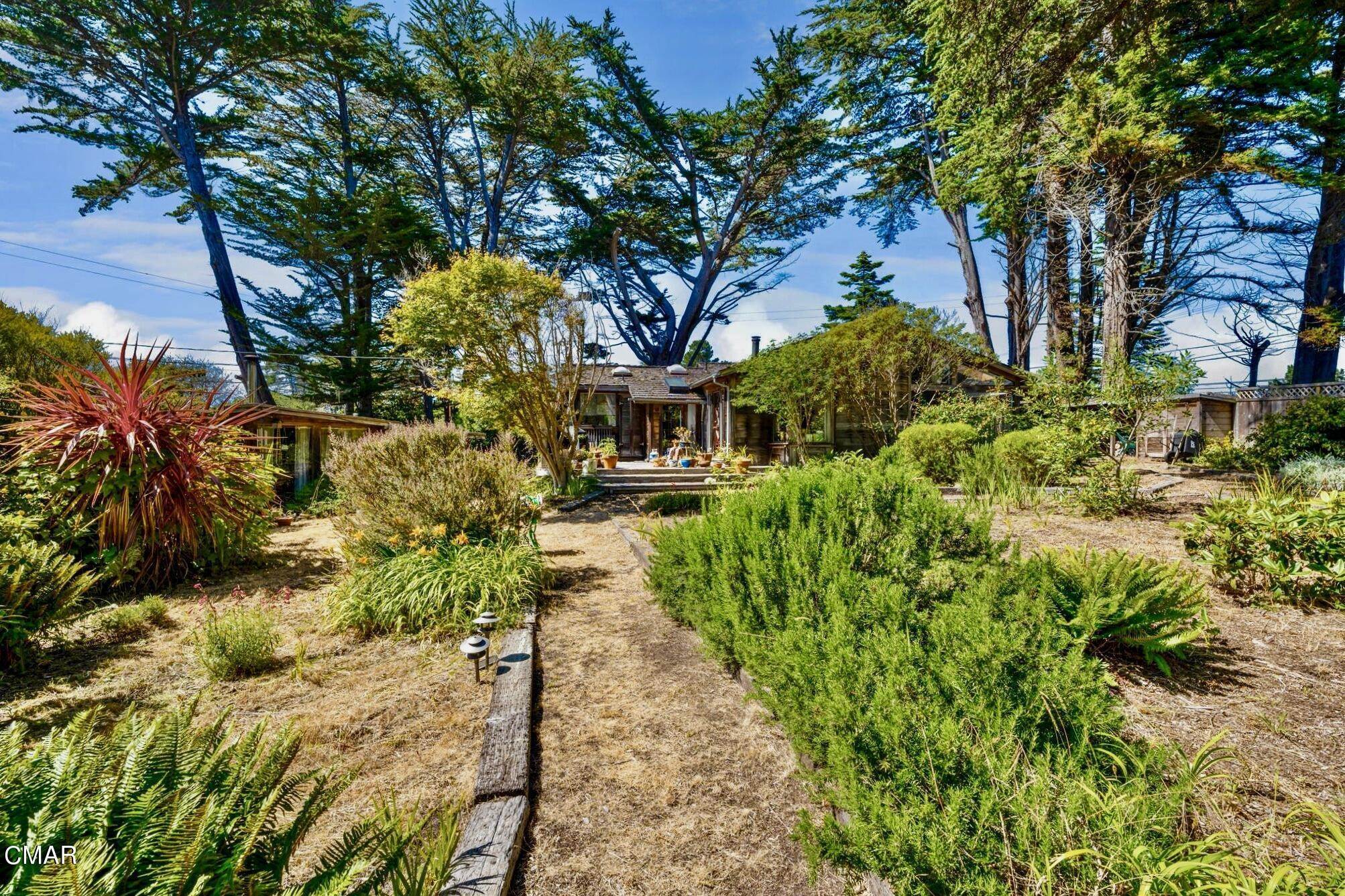 24. Single Family Homes for Sale at 45215 Indian Shoals Road Mendocino, California 95460 United States