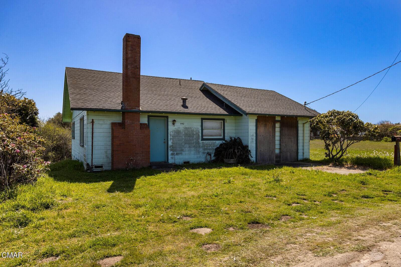 3. Single Family Homes for Sale at 440 South Street Fort Bragg, California 95437 United States