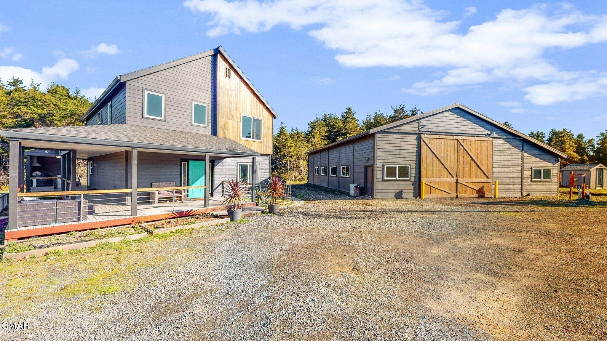 42. Single Family Homes for Sale at 31120 Thomas Lane Fort Bragg, California 95437 United States