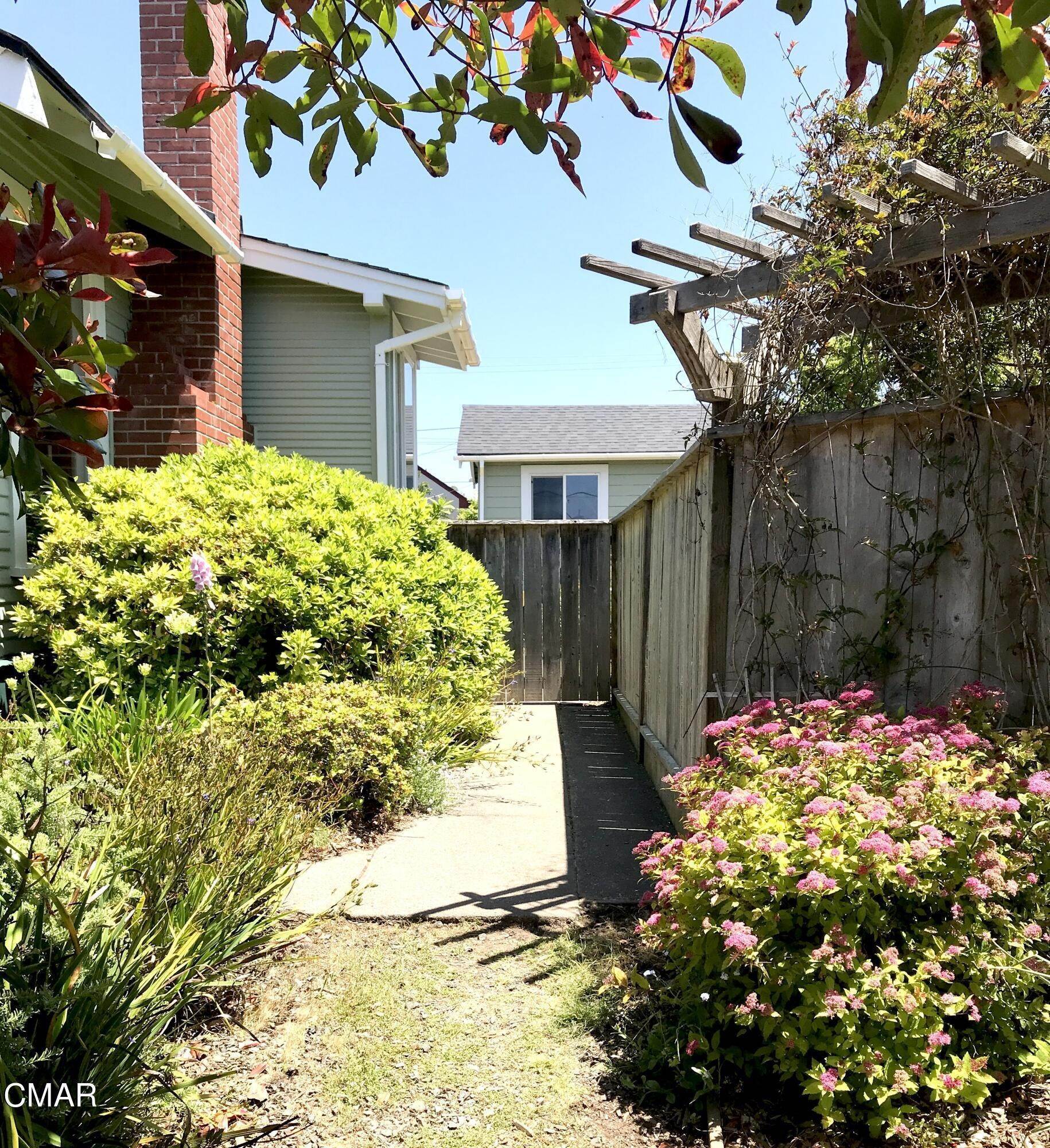 29. Single Family Homes for Sale at 560 North Corry Street Fort Bragg, California 95437 United States