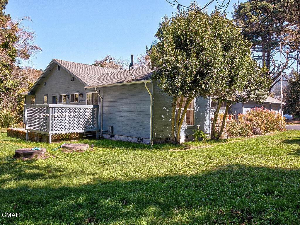 30. Single Family Homes for Sale at 33000 West Kirtlan Way Fort Bragg, California 95437 United States