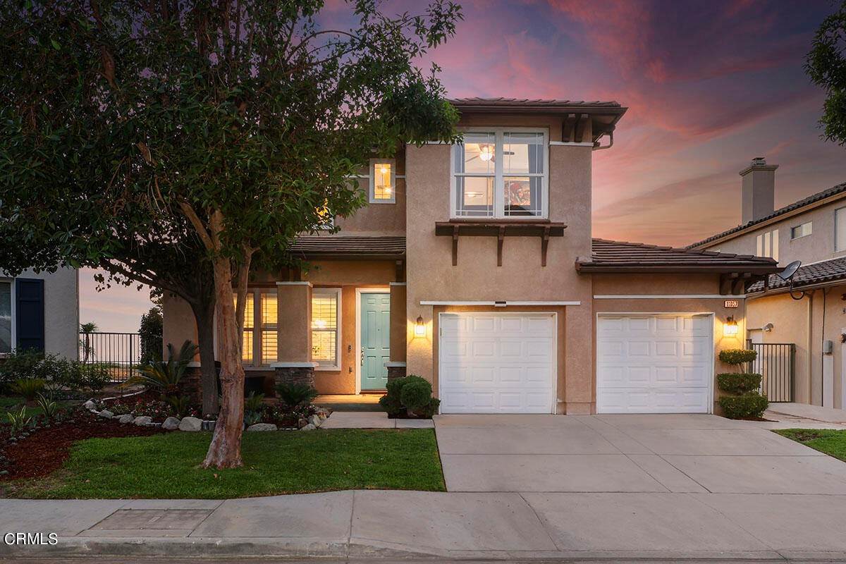 Single Family Homes 为 销售 在 11057 Tamberly Lane Tujunga, 加利福尼亚州 91042 美国