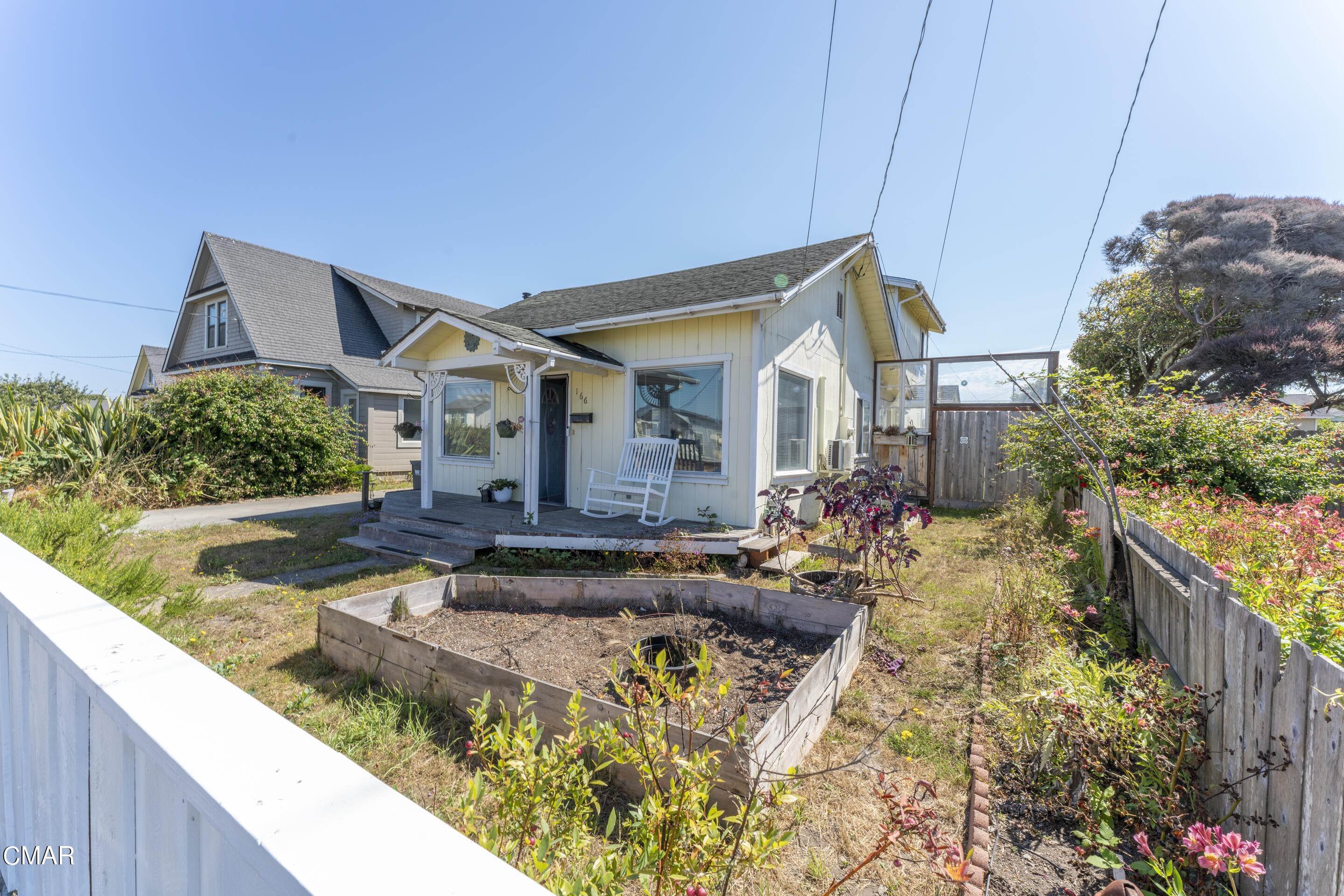 3. Single Family Homes for Sale at 166 South Harold Street Fort Bragg, California 95437 United States