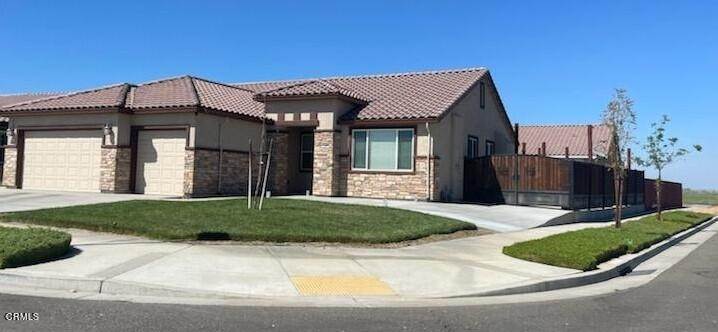 Single Family Homes 为 销售 在 2498 North Mountainside Drive Los Banos, 加利福尼亚州 93635 美国