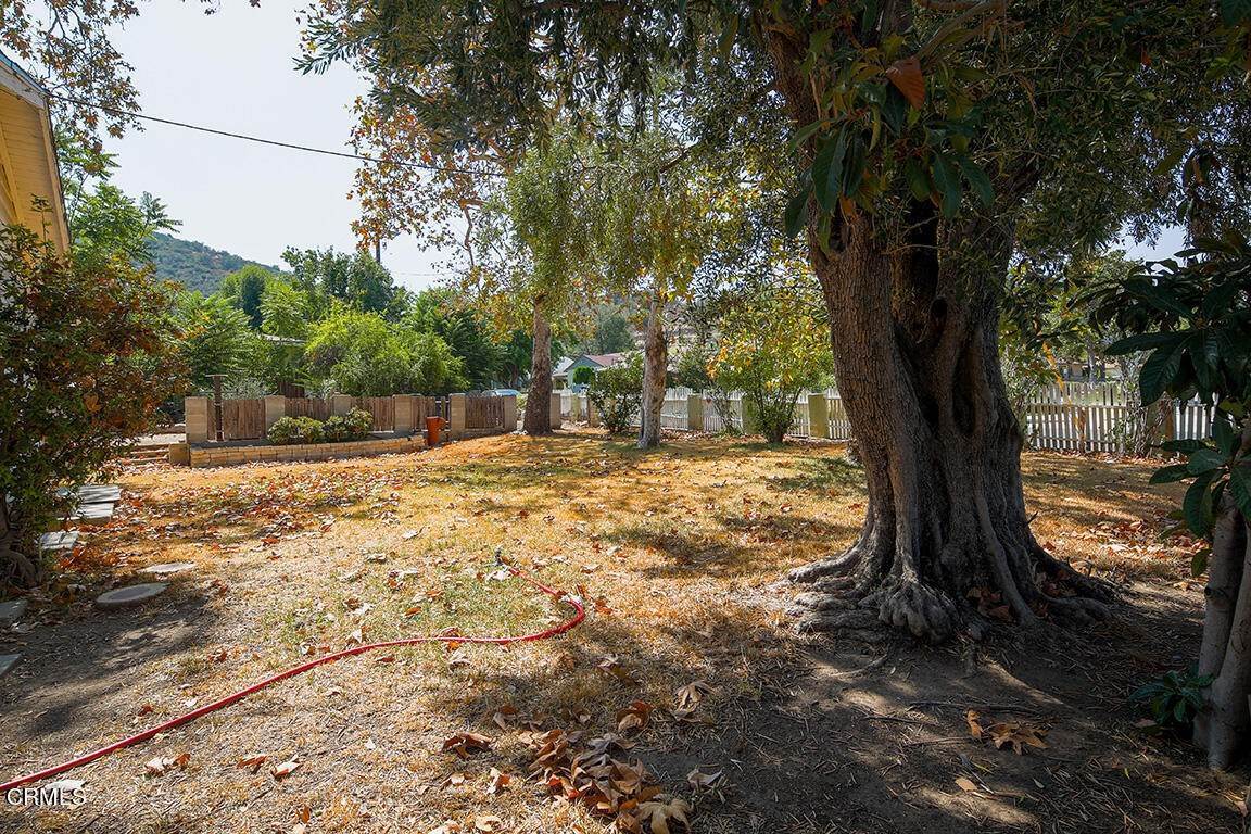 17. Single Family Homes for Sale at 8560 apperson Street Los Angeles, California 91040 United States