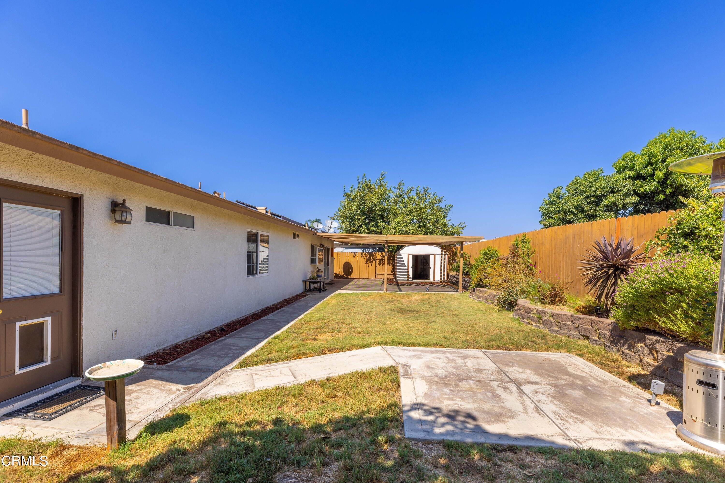 35. Single Family Homes for Sale at 814 Calle Camelia Camarillo, California 93010 United States