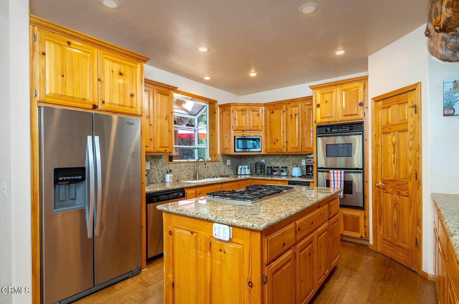 14. Single Family Homes for Sale at 40575 Ironwood Drive Big Bear Lake, California 92315 United States