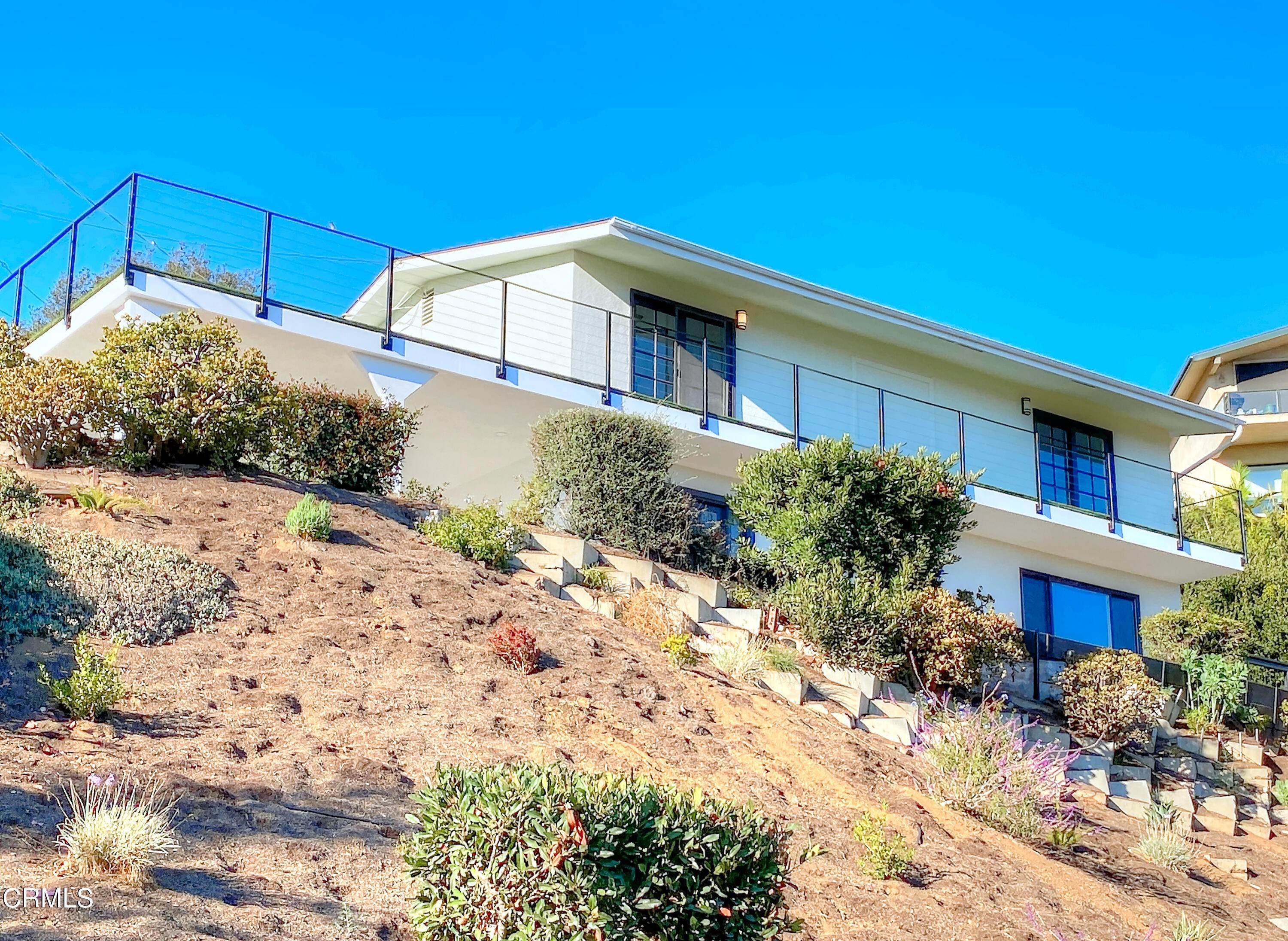 7. Single Family Homes for Sale at 1401 Brodiea Avenue Ventura, California 93001 United States