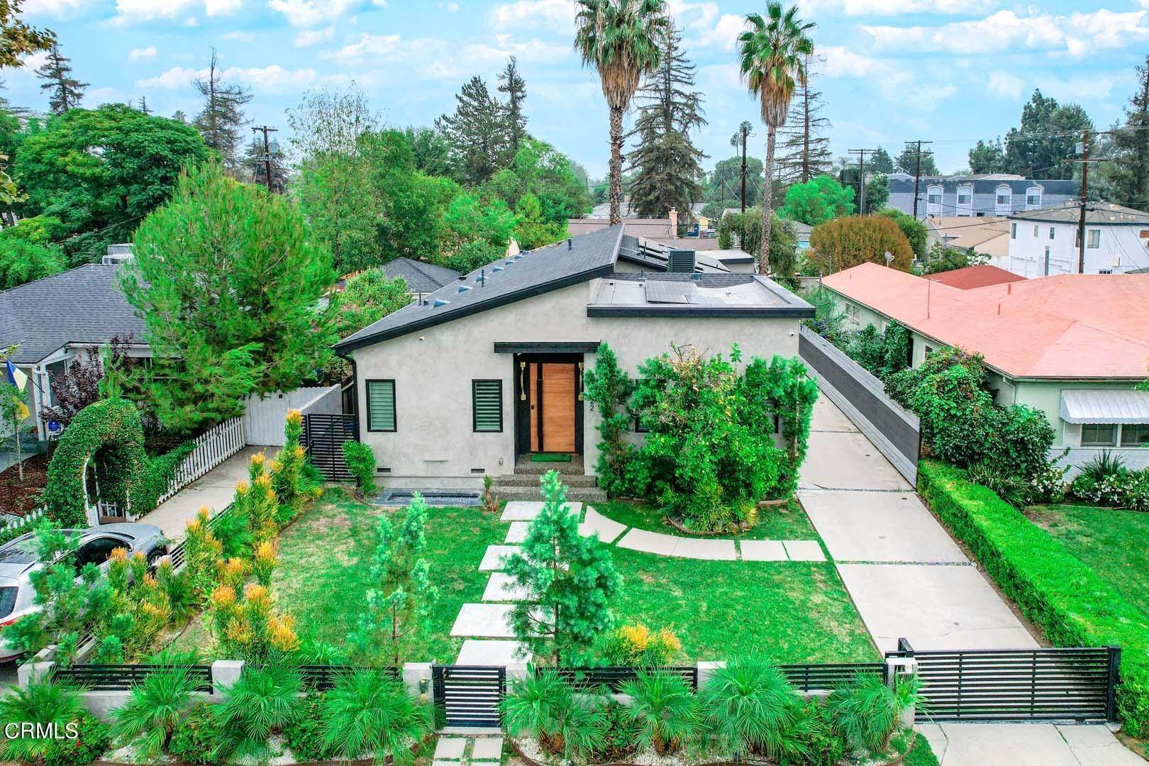 Single Family Homes por un Venta en 5622 Natick Avenue Sherman Oaks, California 91411 Estados Unidos