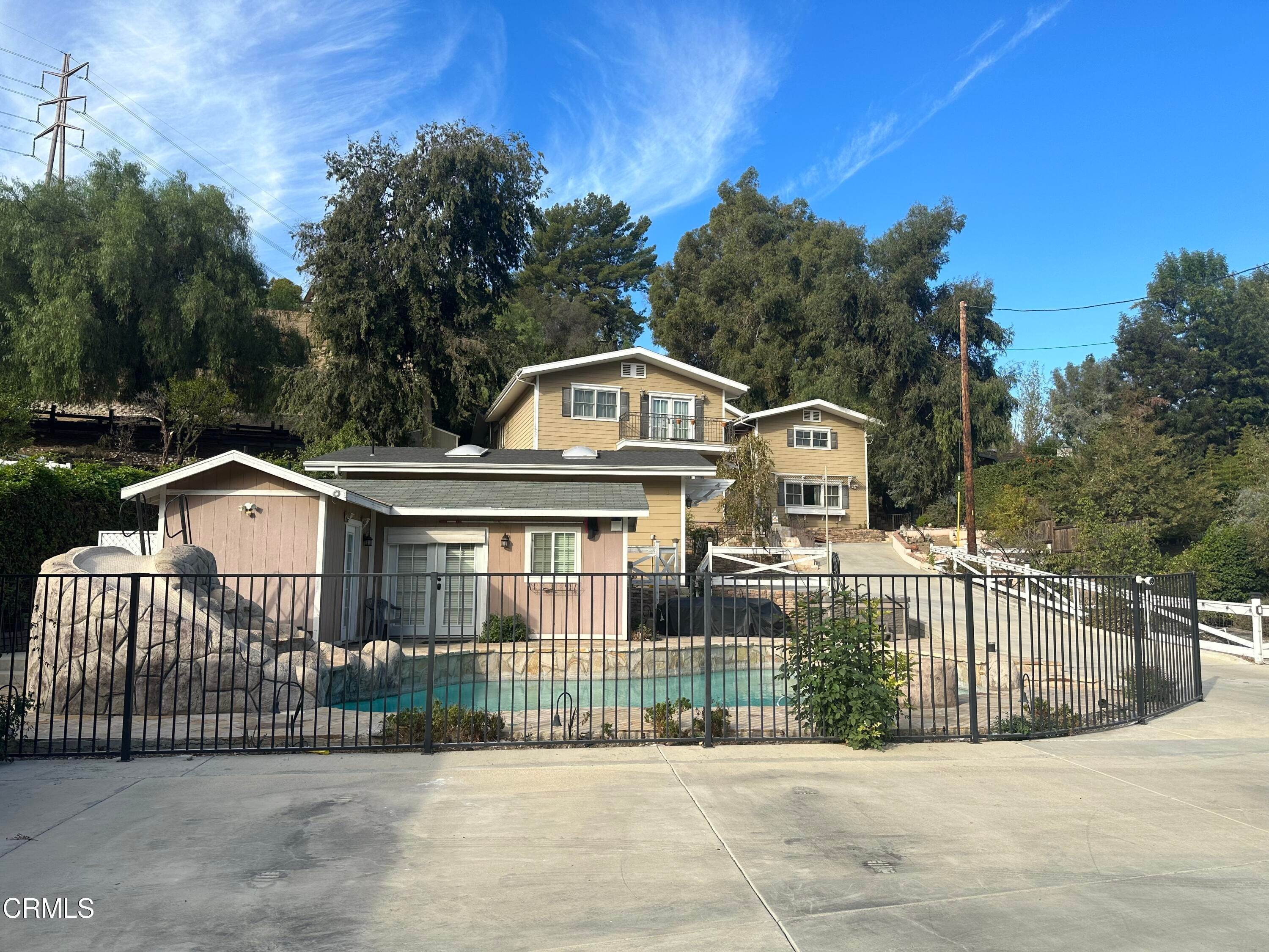 Single Family Homes por un Venta en 10307 Johanna Avenue Shadow Hills, California 91040 Estados Unidos