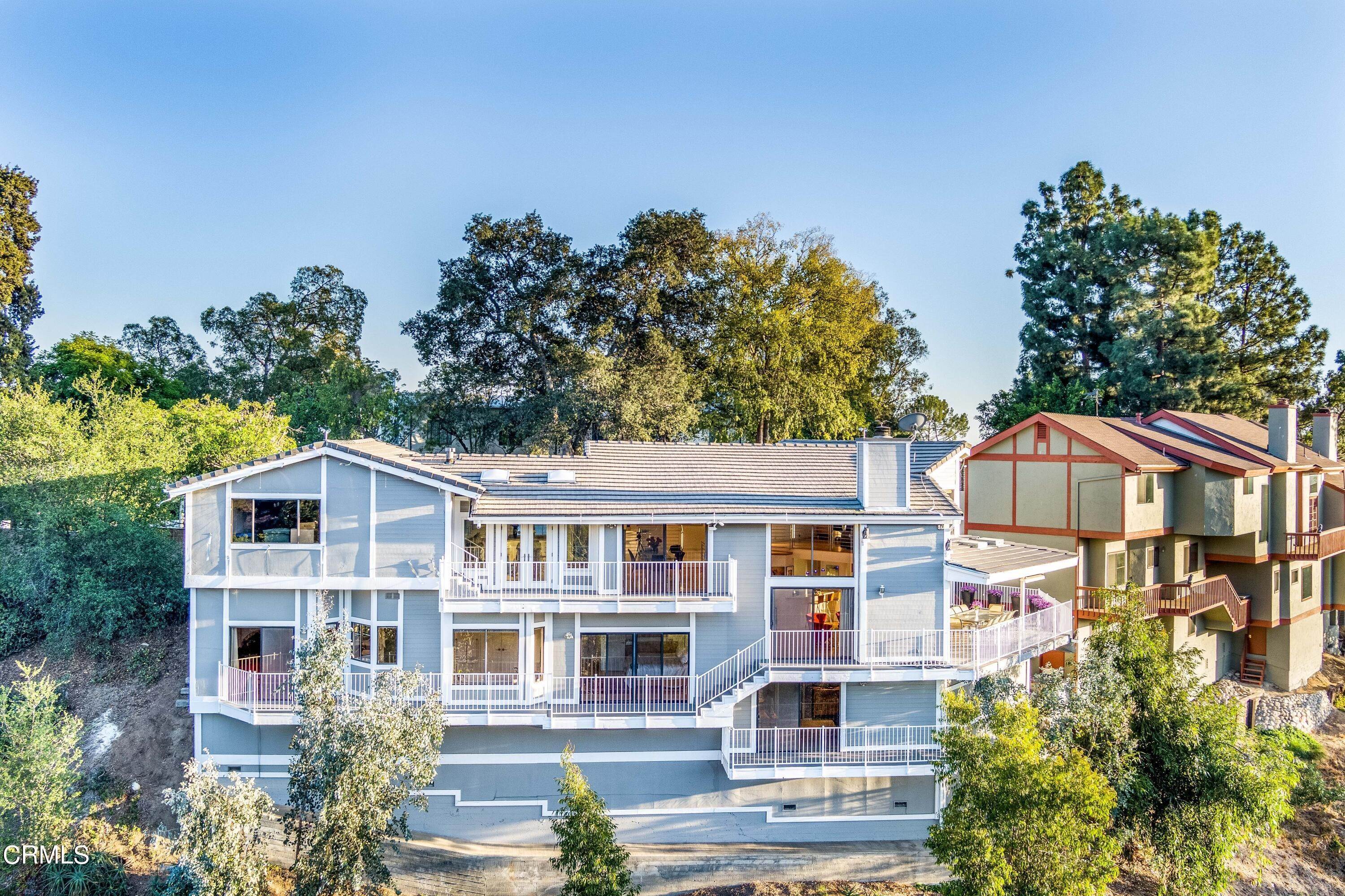 30. Single Family Homes for Sale at 363 Patrician Way Pasadena, California 91105 United States