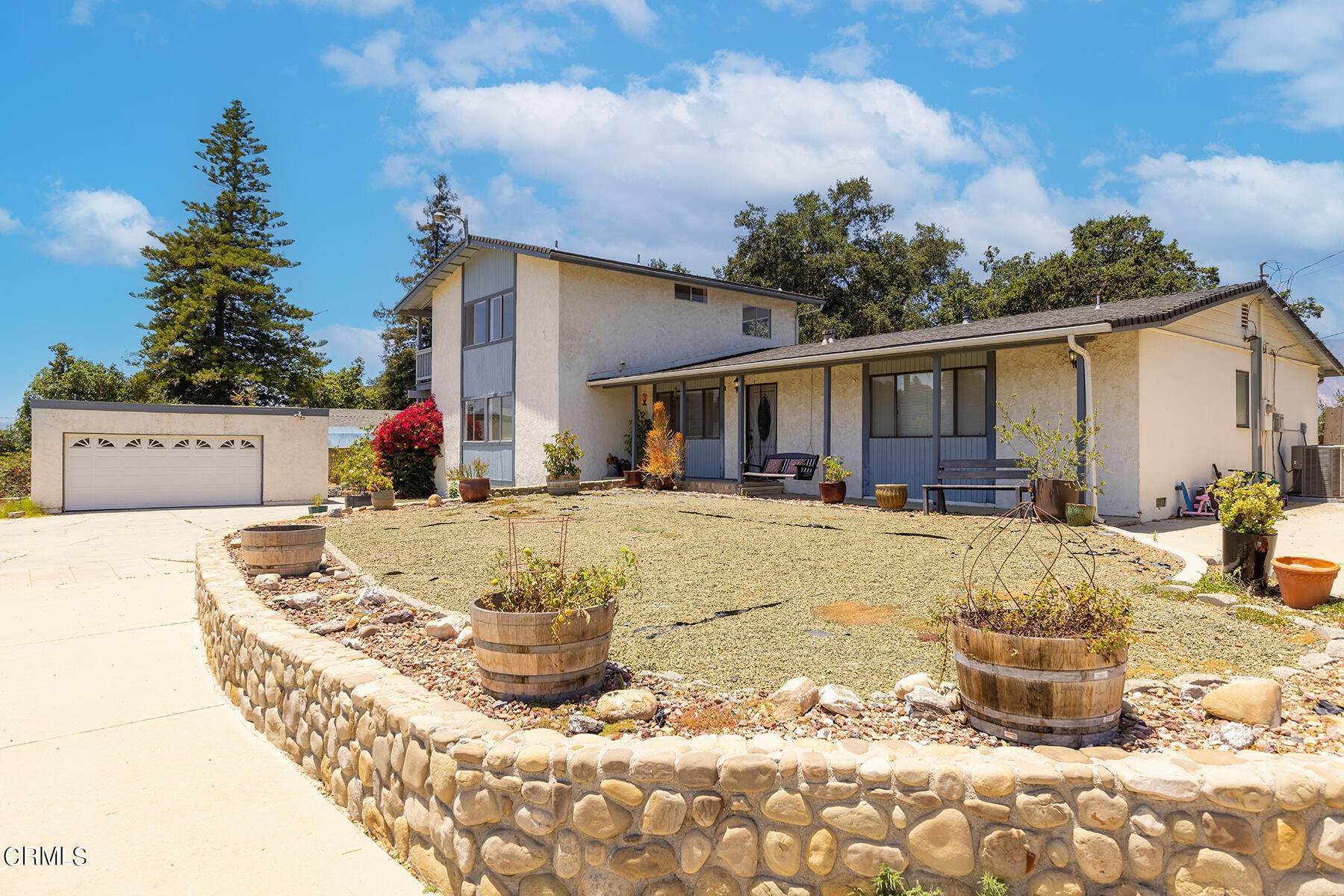Single Family Homes 为 销售 在 15 Reposo Drive Oak View, 加利福尼亚州 93022 美国