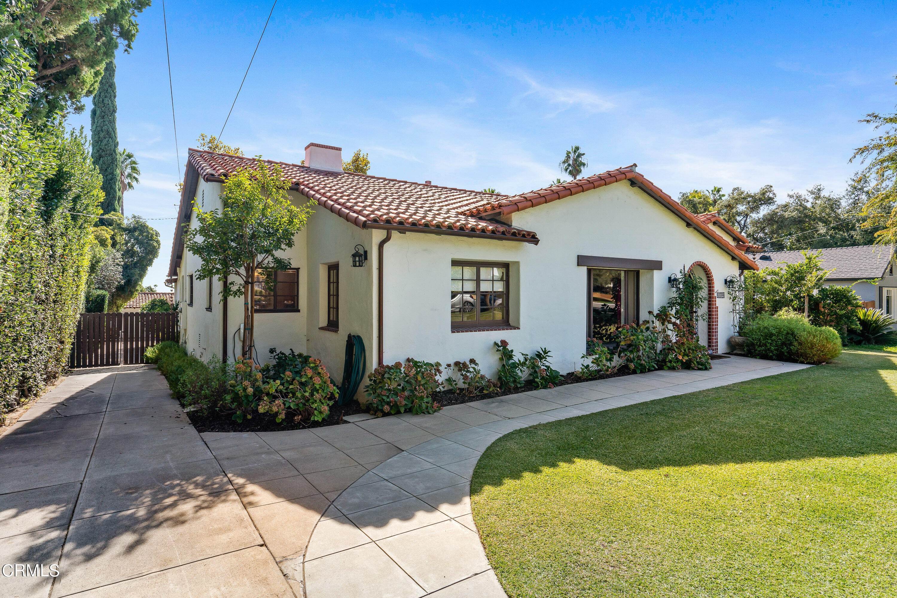 5. Single Family Homes for Sale at 1184 East Mendocino Street Altadena, California 91001 United States
