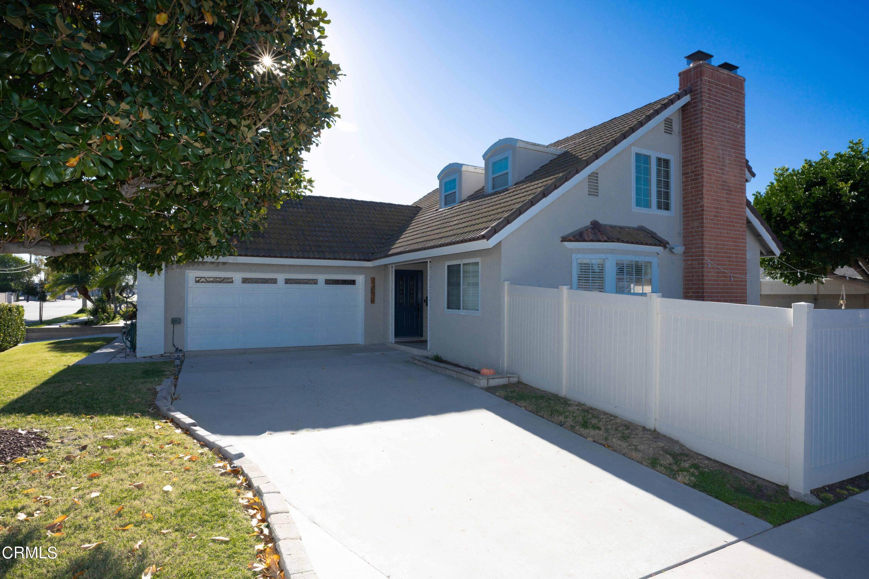 Single Family Homes por un Venta en 5682 Cerulean Avenue Garden Grove, California 92845 Estados Unidos
