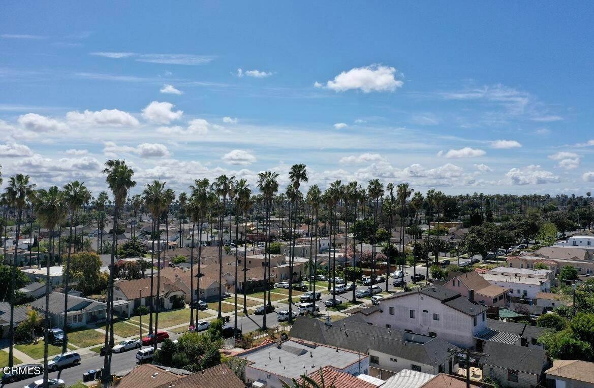 18. Duplex Homes at 4416 8th Avenue Los Angeles, California 90043 United States