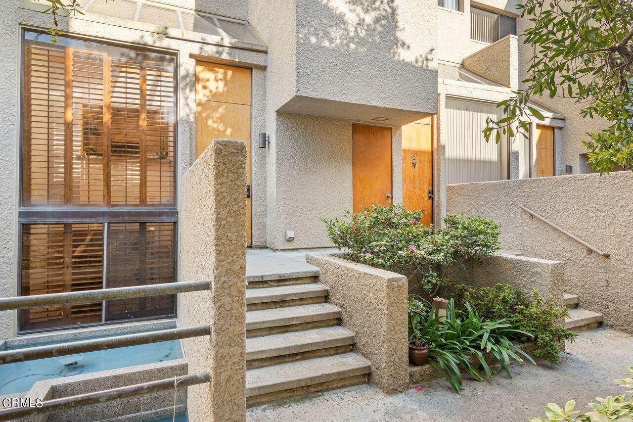 4. Townhouse for Sale at 484 East California Boulevard 29 #29 484 East California Boulevard 29 Pasadena, California 91106 United States