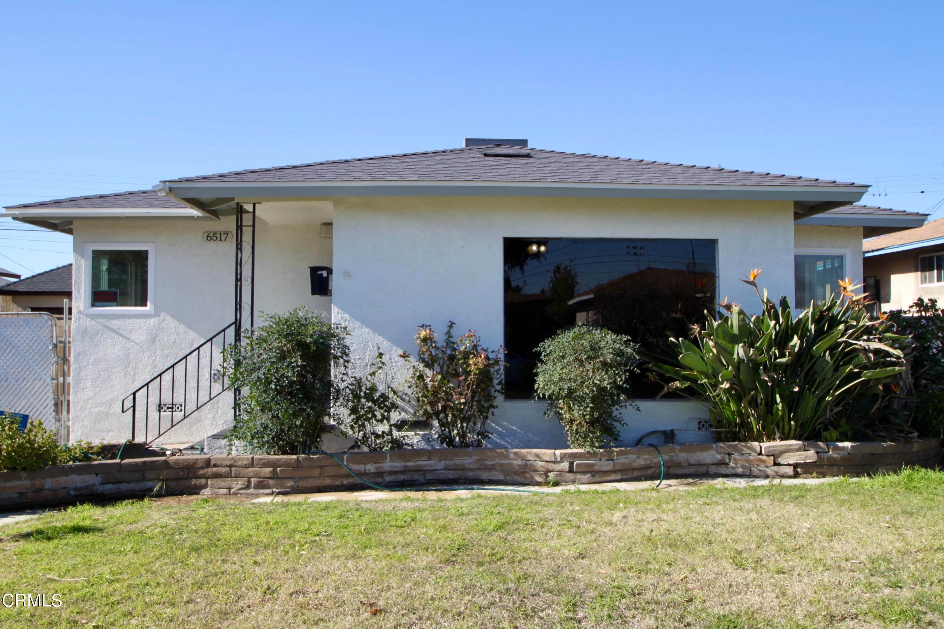 Single Family Homes por un Venta en 6517 Bonnie Vale Avenue Pico Rivera, California 90660 Estados Unidos