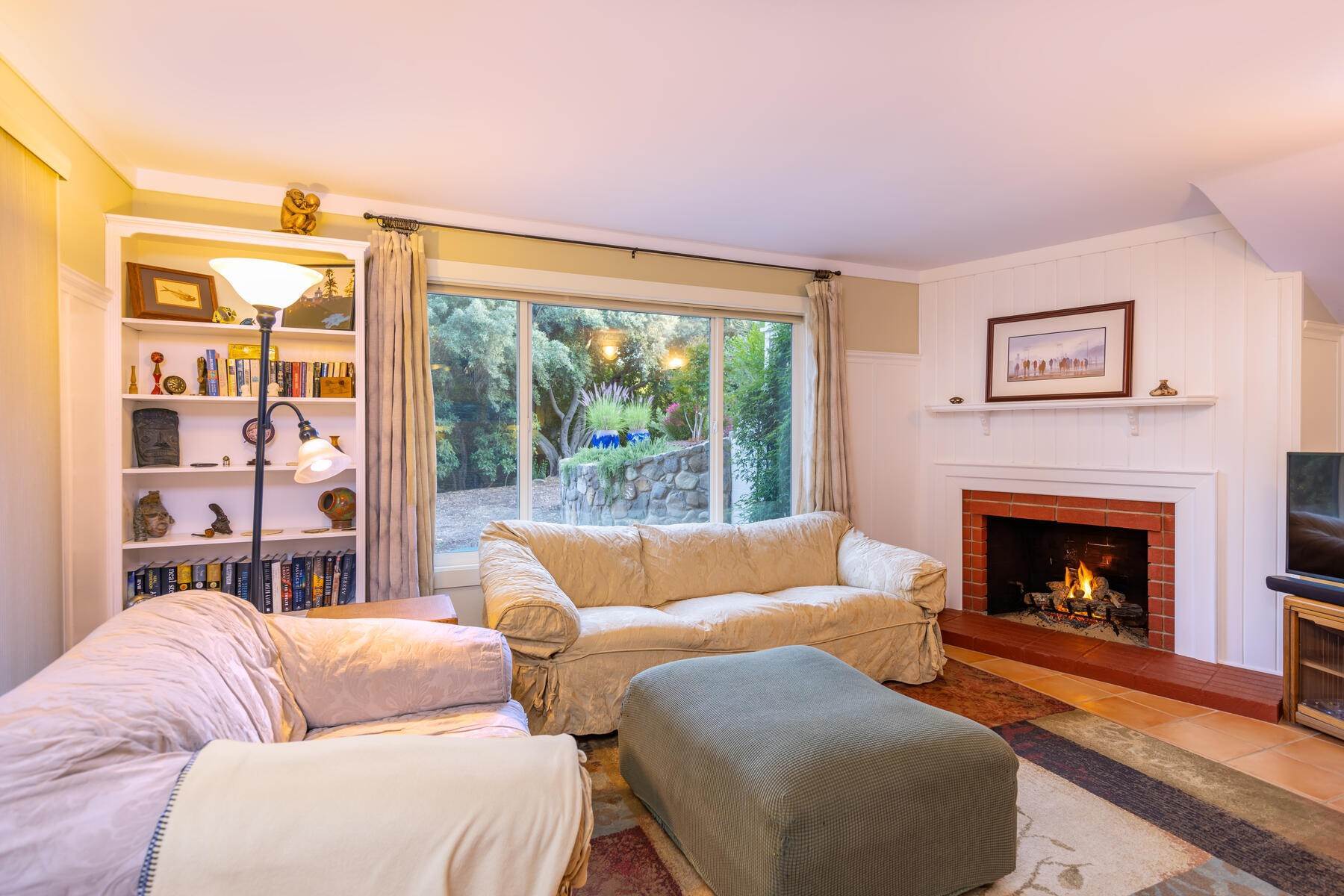 10. Single Family Homes for Sale at 1464 Foothill Rd. 1464 Foothill Road Ojai, California 93023 United States
