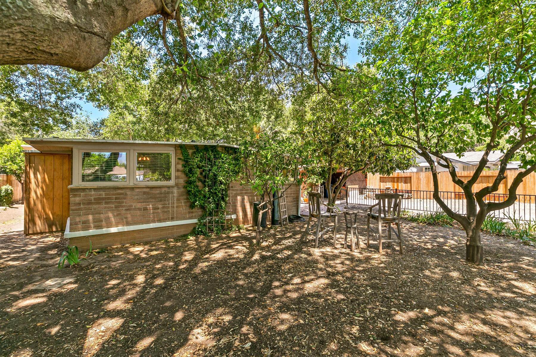 6. Single Family Homes for Sale at 711 Drown Ave. 711 Drown Avenue Ojai, California 93023 United States