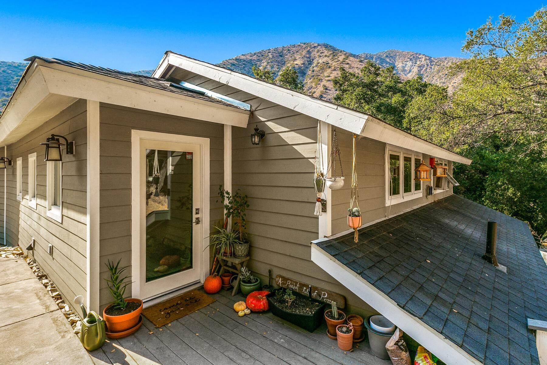 31. Single Family Homes for Sale at 15990 Maricopa Hwy. 15990 Maricopa Highway Ojai, California 93023 United States