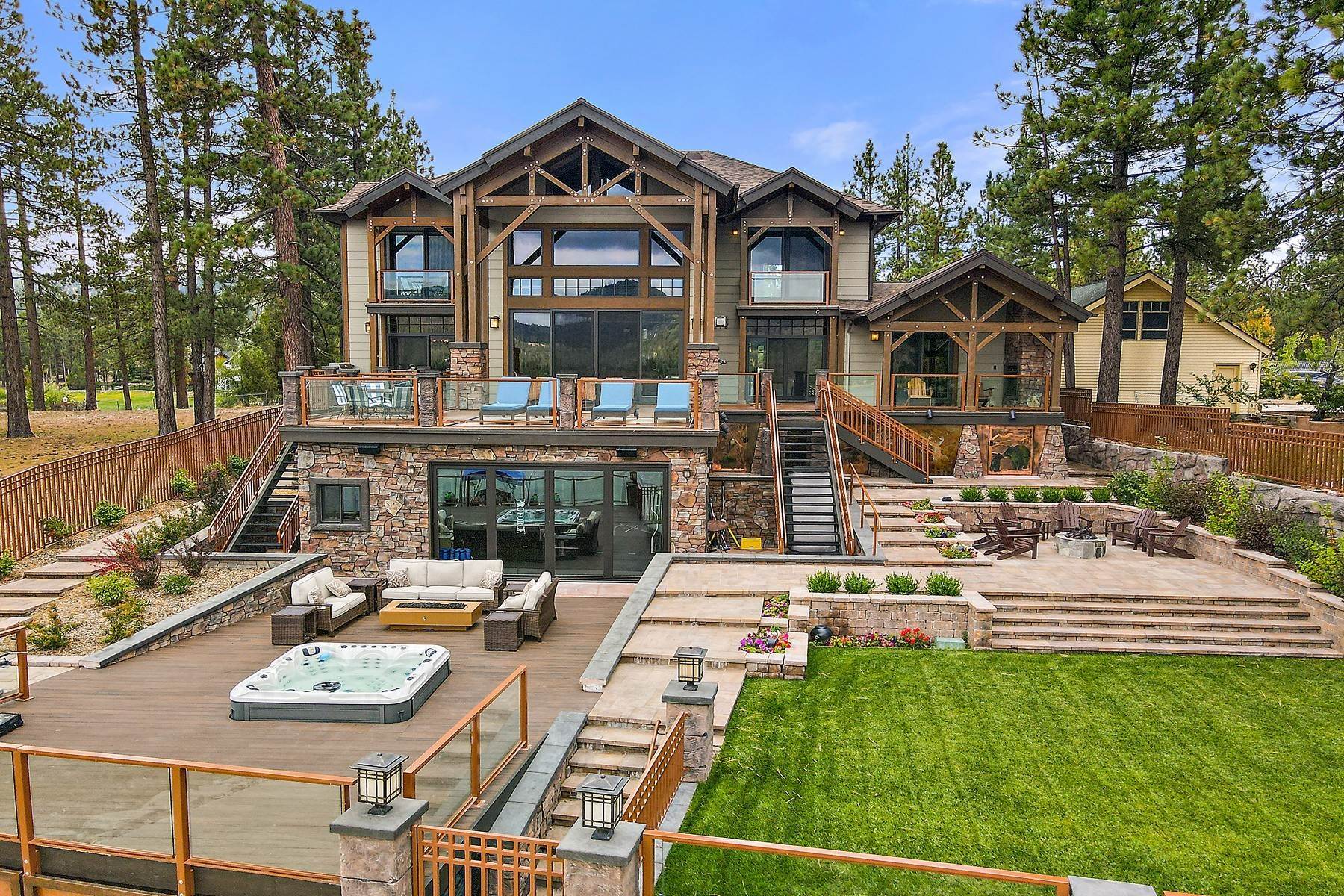 Single Family Homes 为 销售 在 205 Lagunita Lane, Big Bear Lake, CA 92315 205 Lagunita Lane 大熊湖, 加利福尼亚州 92315 美国
