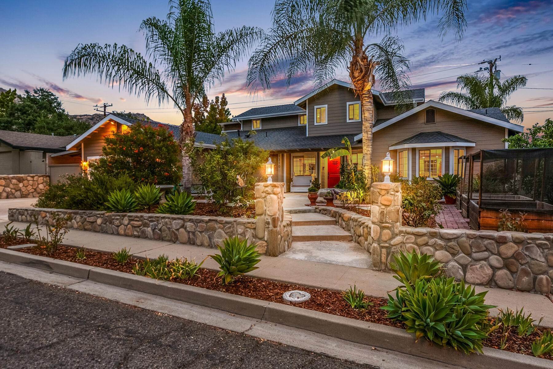 1. Single Family Homes for Sale at Daly Estates Home 1310 Drown Avenue Ojai, California 93023 United States