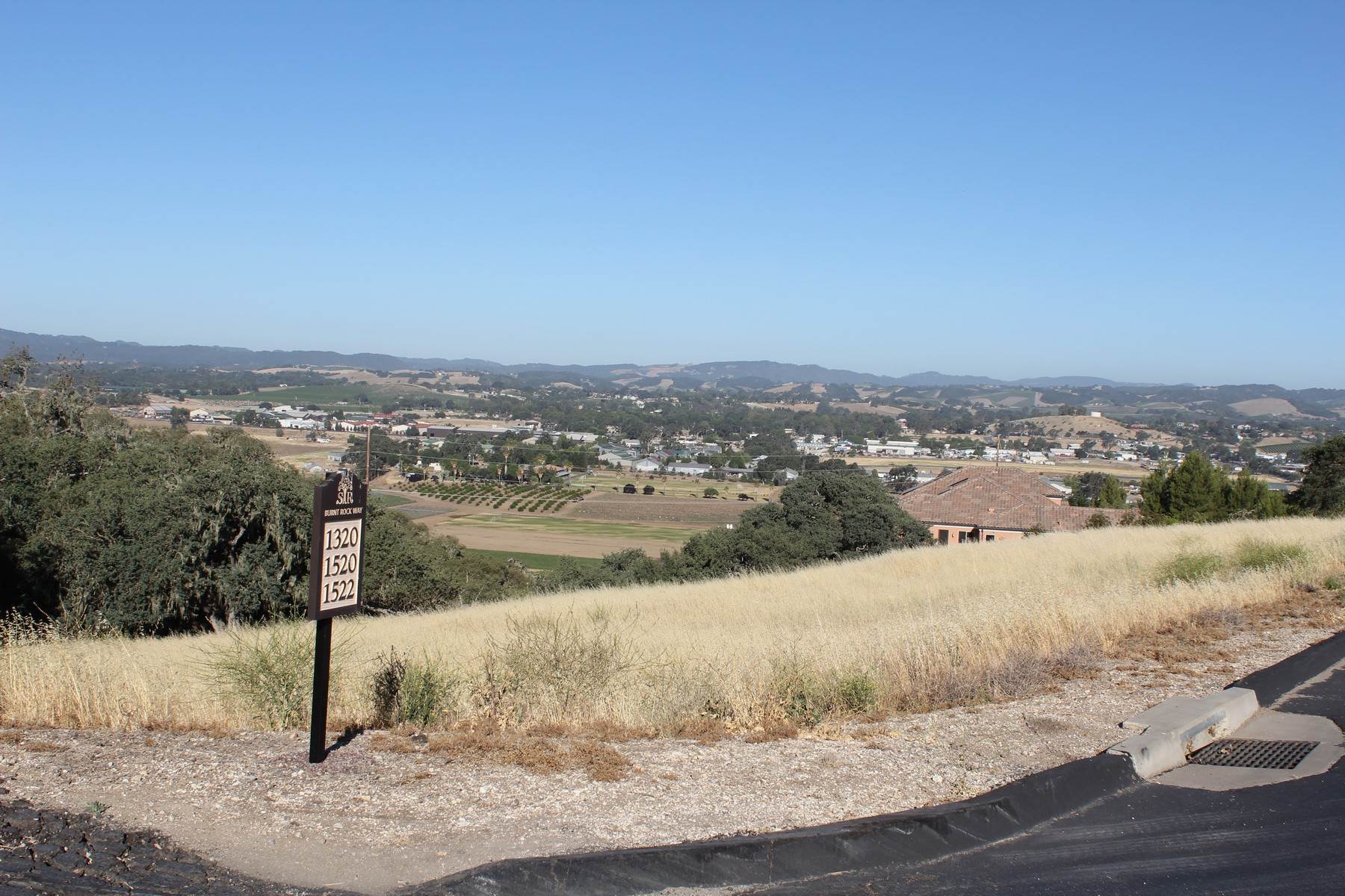 土地,用地 为 销售 在 Breathtaking 1.94± acre lot in the desired Santa Ysabel Ranch 1320 Burnt Rock Way #104 邓普顿, 加利福尼亚州 93465 美国