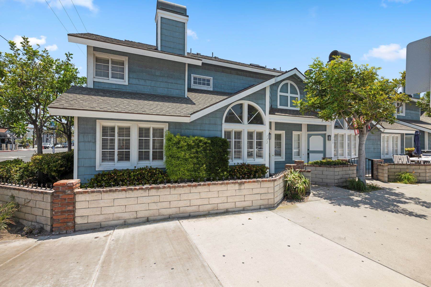 Townhouse for Sale at 122 32nd Street, Newport Beach, CA 92663 122 32nd Street Newport Beach, California 92663 United States