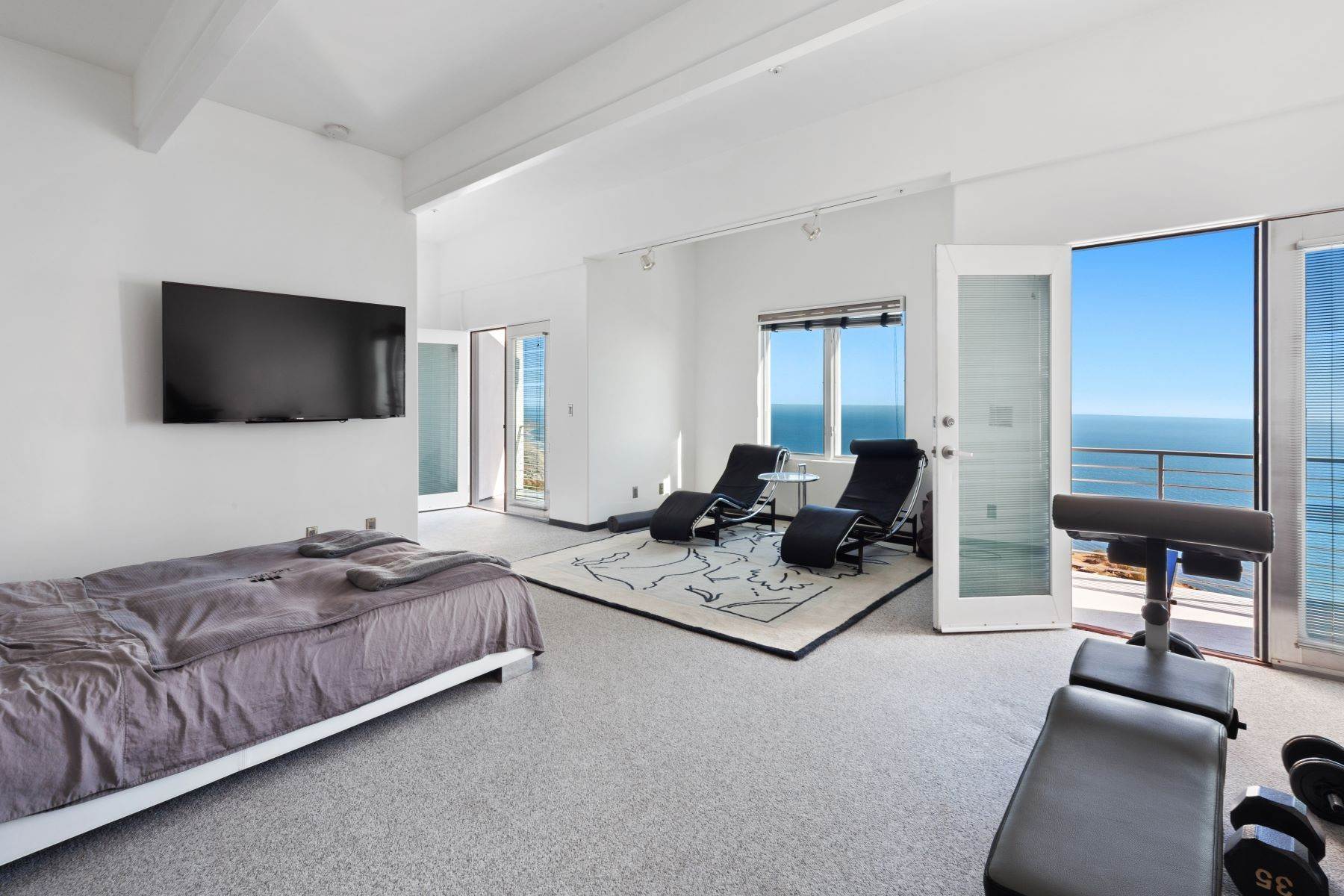 23. Single Family Homes for Sale at Custom Modern Estate With Ocean Views 31518 Anacapa View Dr Malibu, California 90265 United States