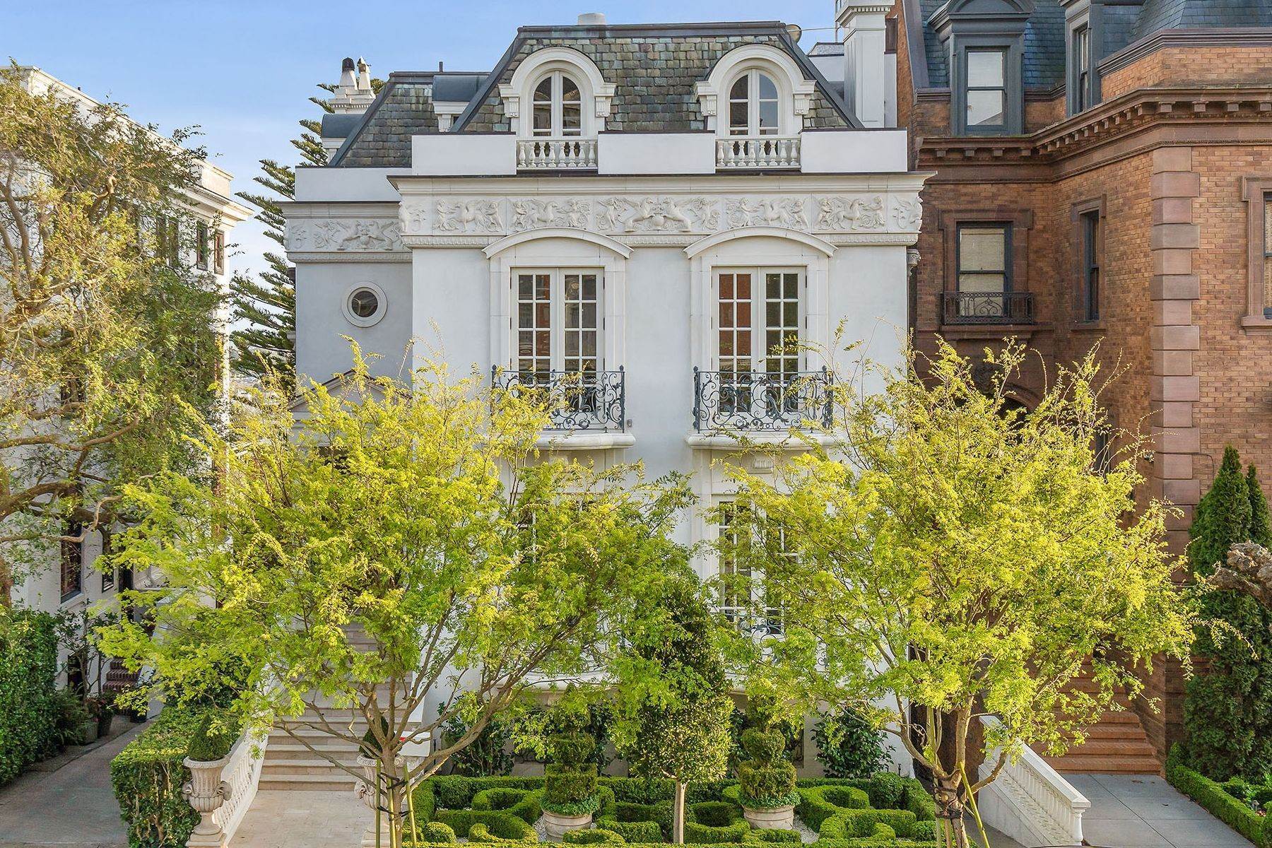 Single Family Homes for Sale at Exquisite Pacific Heights Mansion 2839 Pacific Ave San Francisco, California 94115 United States