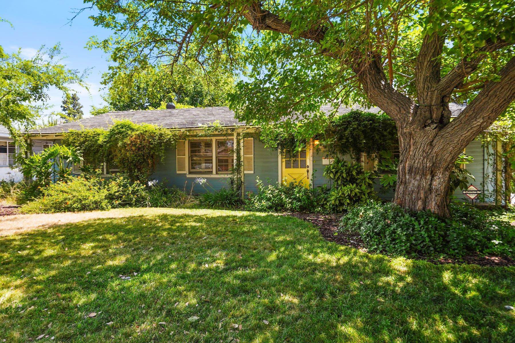 Single Family Homes 为 销售 在 6120 Laurelgrove Avenue 北好莱坞, 加利福尼亚州 91606 美国