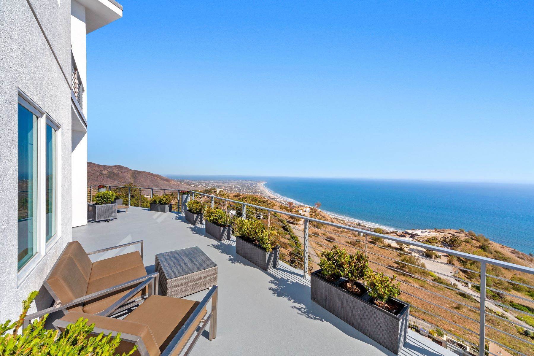 Single Family Homes for Sale at Custom Modern Estate With Ocean Views 31518 Anacapa View Dr Malibu, California 90265 United States