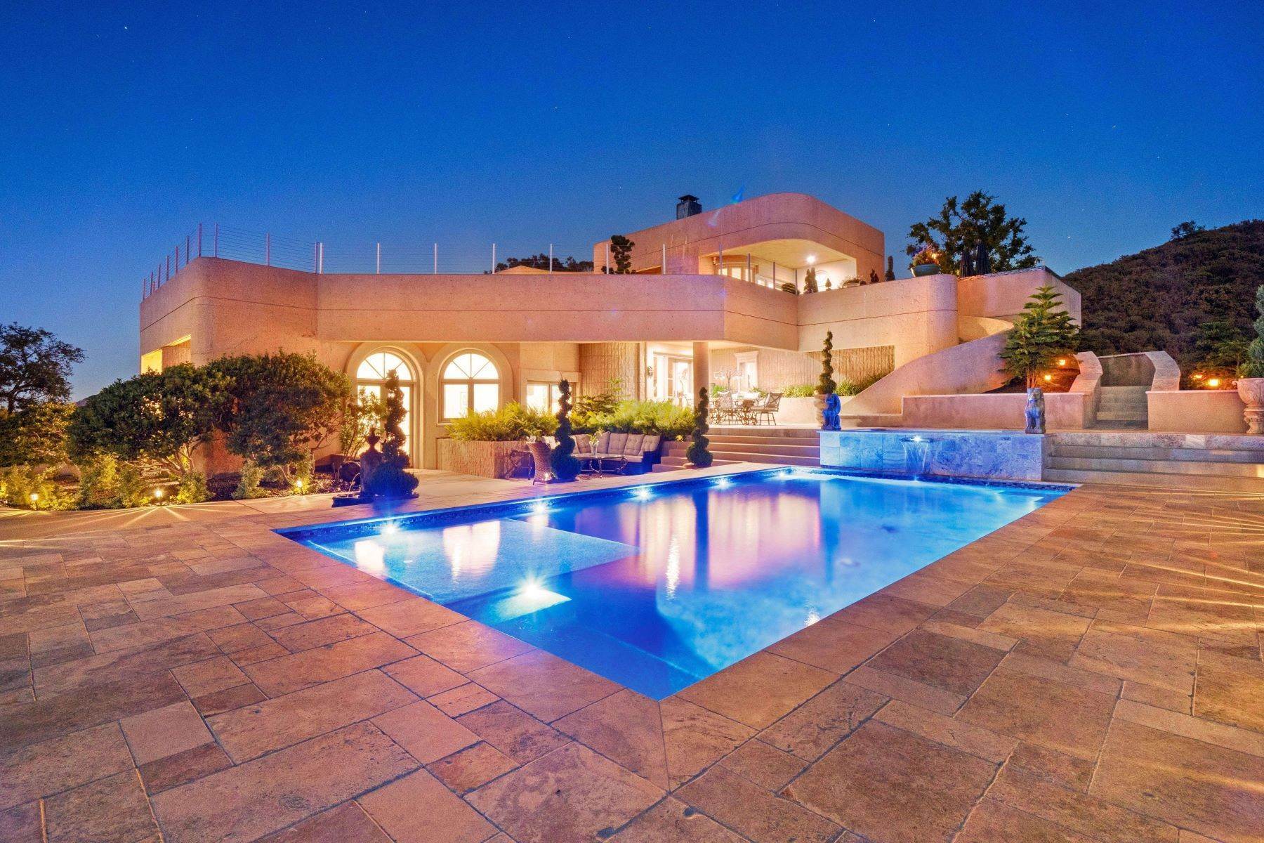 Single Family Homes 为 销售 在 Stunning Calabasas Contemporary Estate 415 Stunt Road 卡拉巴萨斯, 加利福尼亚州 91302 美国